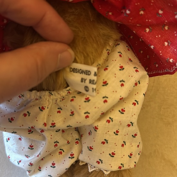 Bears by Reanee handcrafted Essie mohair teddy bear, created on April 14, 1988 - Picture 7 of 15